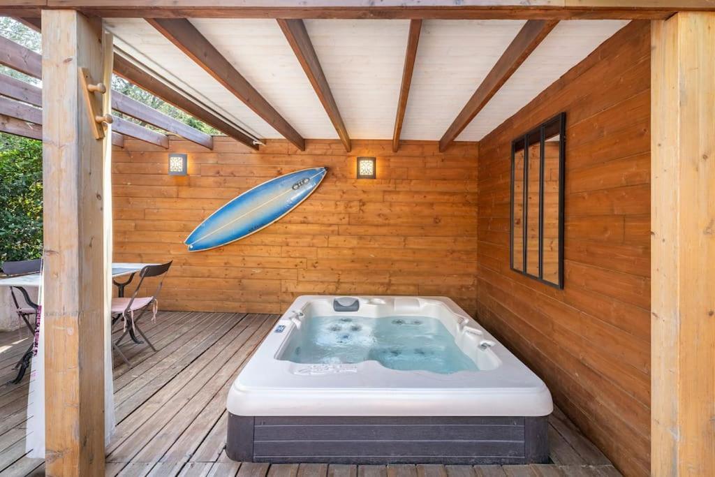 Studio Jacuzzi Prive A 8 Min A Pied De La Plage Apartment Ла Сиота Екстериор снимка