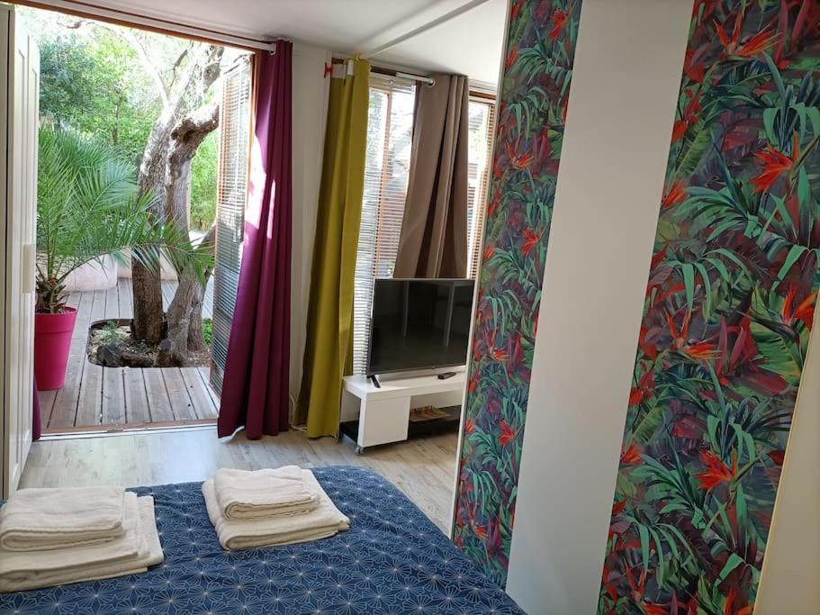 Studio Jacuzzi Prive A 8 Min A Pied De La Plage Apartment Ла Сиота Екстериор снимка