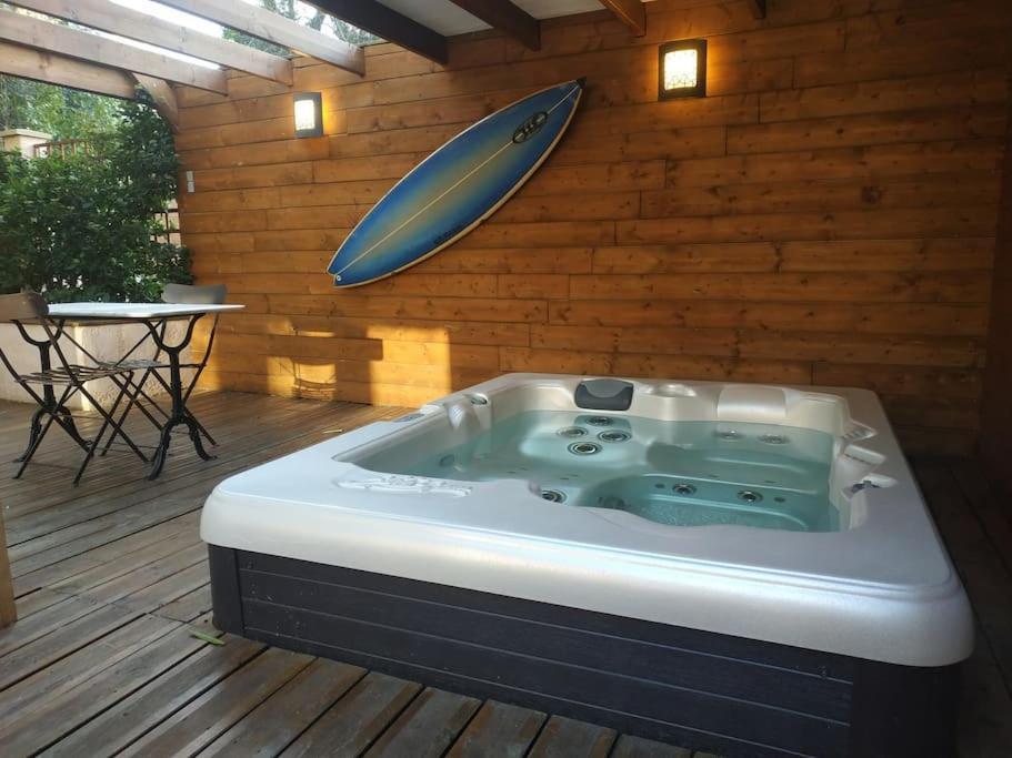 Studio Jacuzzi Prive A 8 Min A Pied De La Plage Apartment Ла Сиота Екстериор снимка