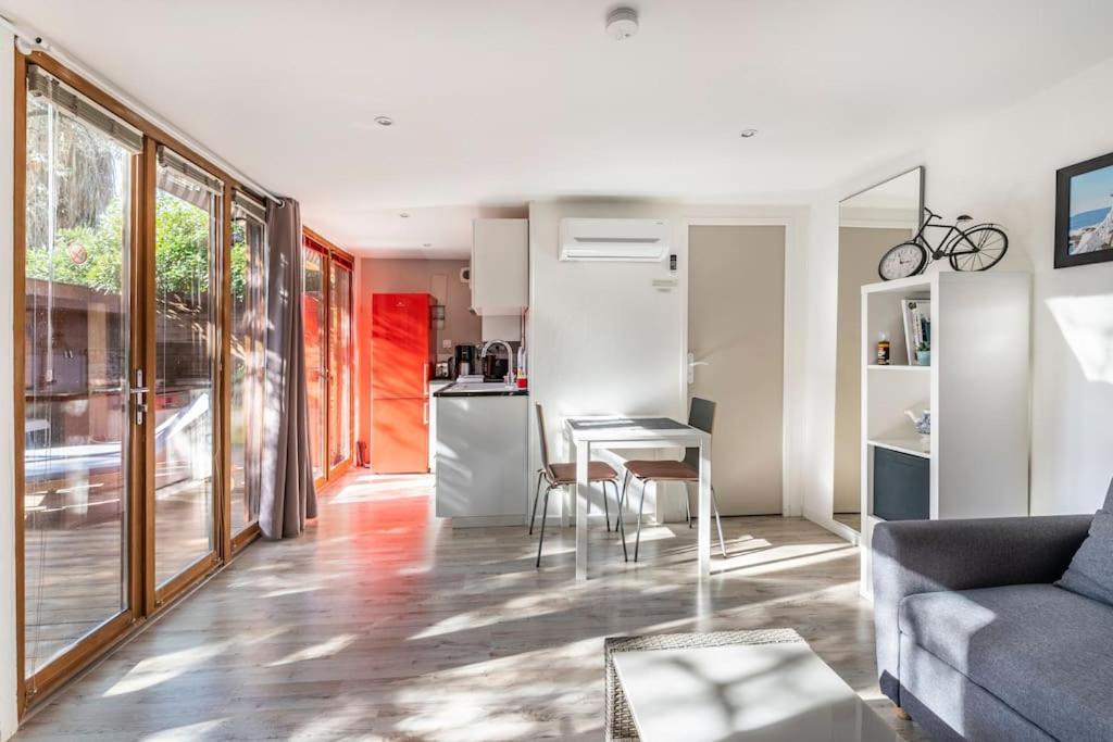 Studio Jacuzzi Prive A 8 Min A Pied De La Plage Apartment Ла Сиота Екстериор снимка